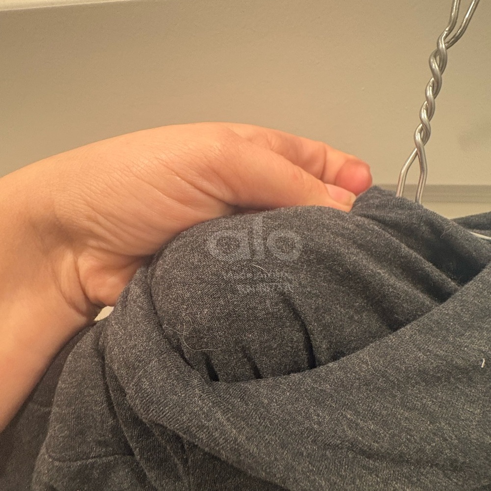 ALO Yoga Charcoal Hoodie/long sleeve - Picture 3 of 4